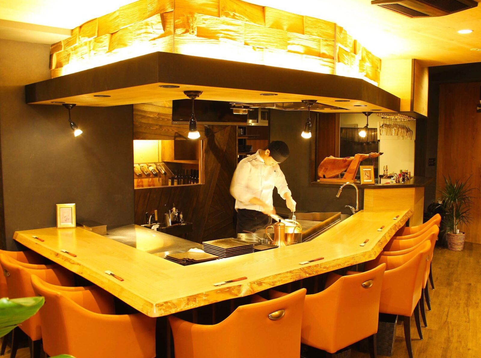 鉄板焼き&BAR QUEEN 北海道ひだか観光ナビ